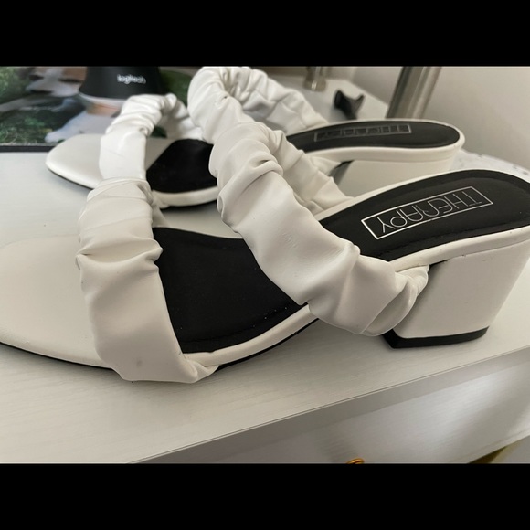 Therapy sandals with block heel white size 7 - Picture 3 of 8